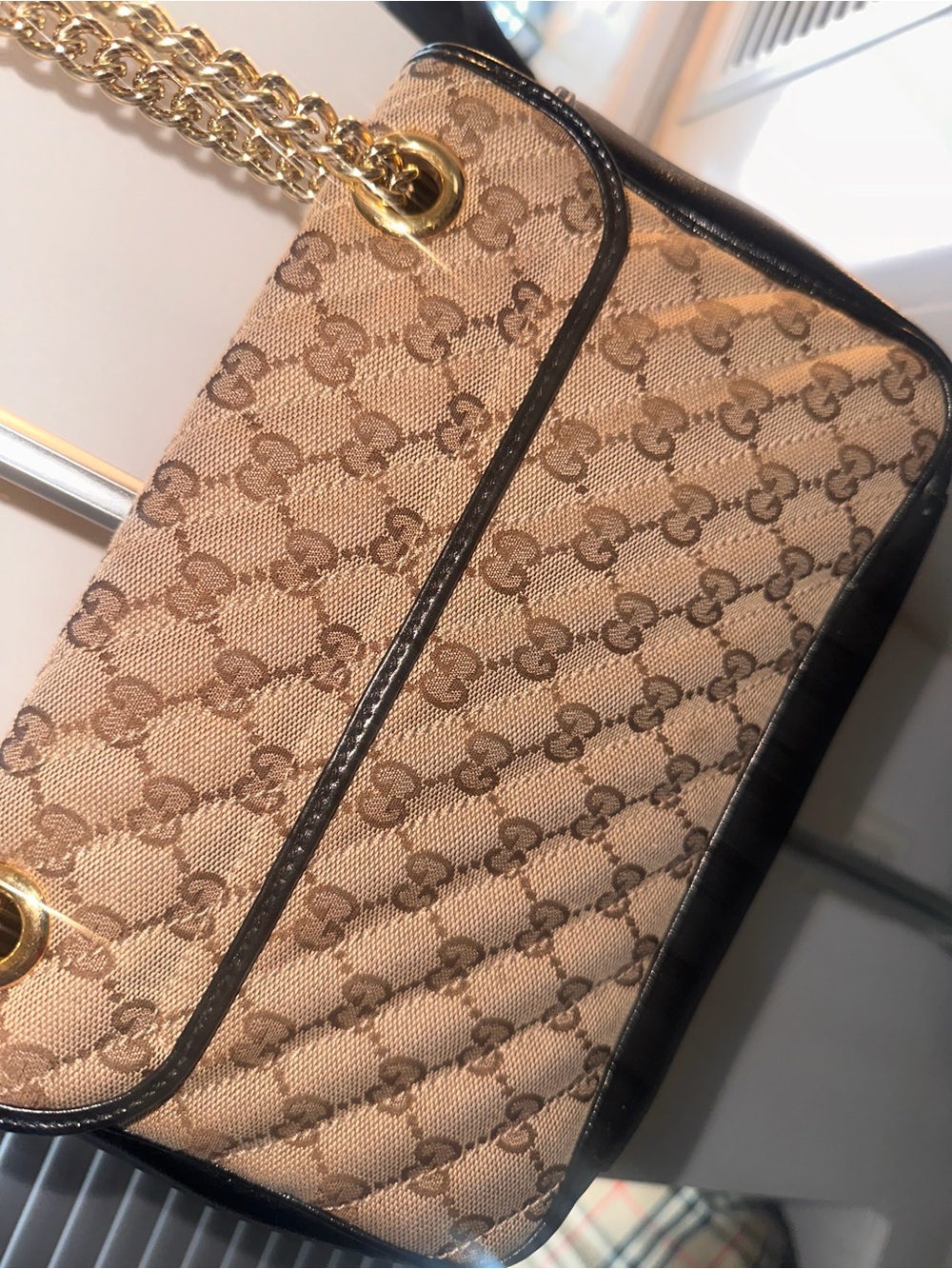 Gucci Brown Beige GG Canvas Shoulder Bag with Gold Chain - Picture 3 of 5